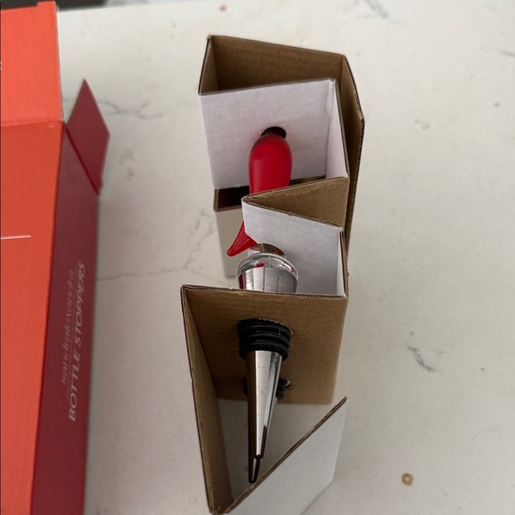 Bottle Stoppers - Red and Yellow Set - Picture 4 of 5